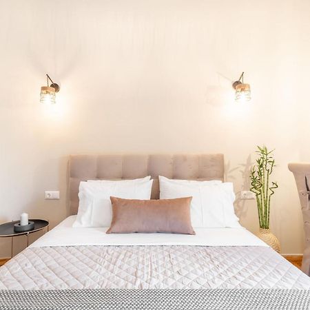Deluxe 3-Bdrm Urban-Industrial Apt At Acropolis 雅典 外观 照片