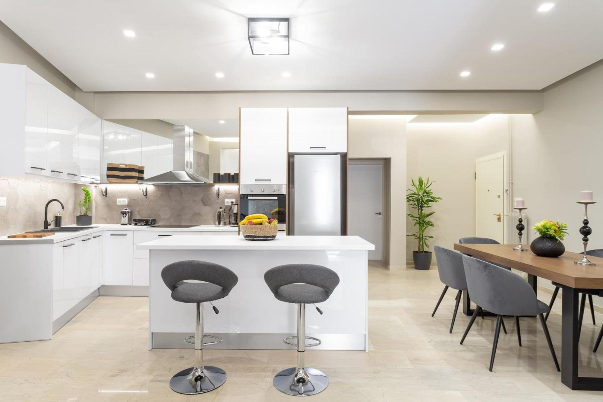 Deluxe 3-Bdrm Urban-Industrial Apt At Acropolis 雅典 外观 照片