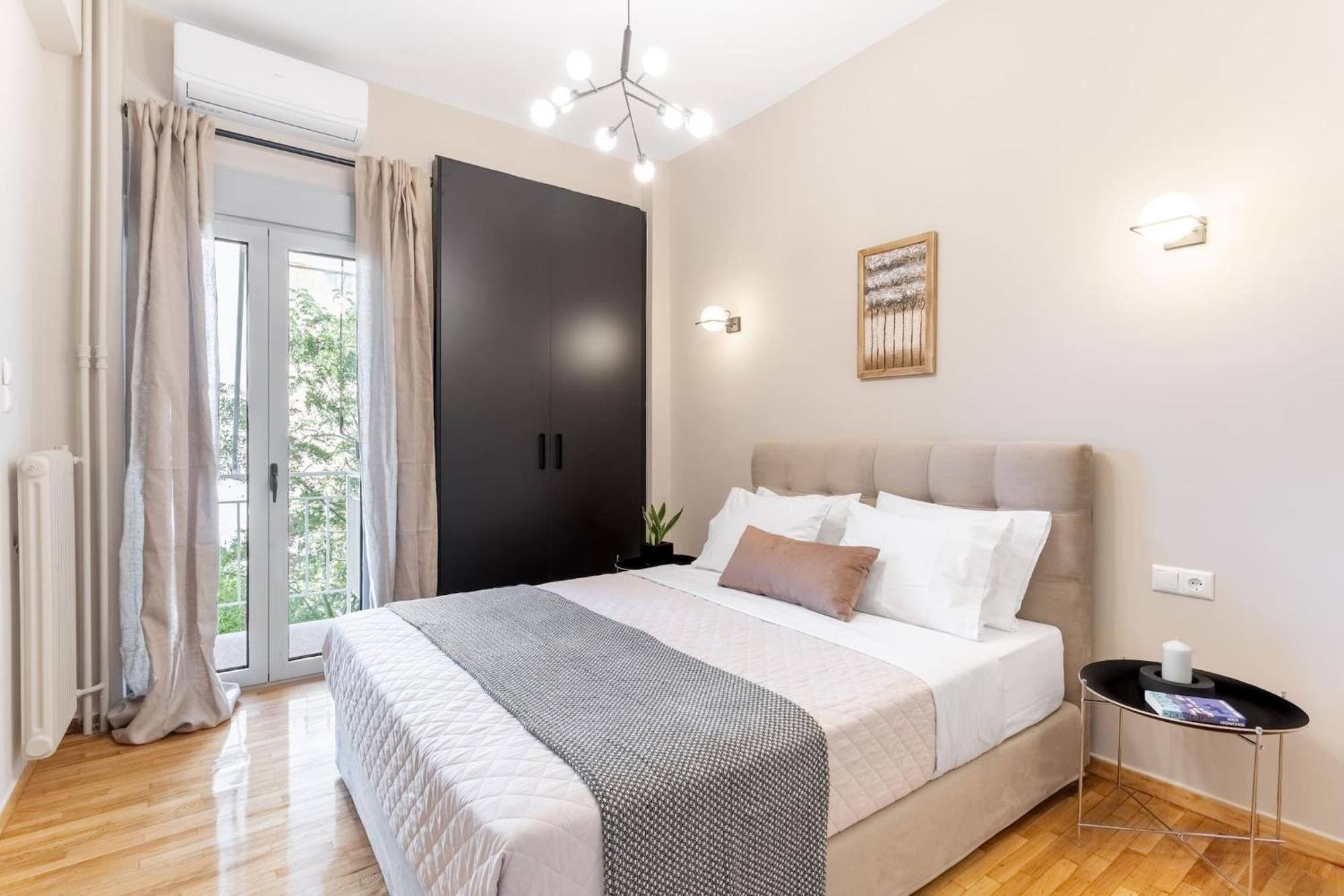 Deluxe 3-Bdrm Urban-Industrial Apt At Acropolis 雅典 外观 照片